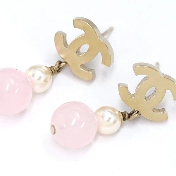 CHANEL CC Logos Pearl Pink Ball Drop Stud Earrings Gold Tone B18P Auth w/Box - Picture 3 of 6